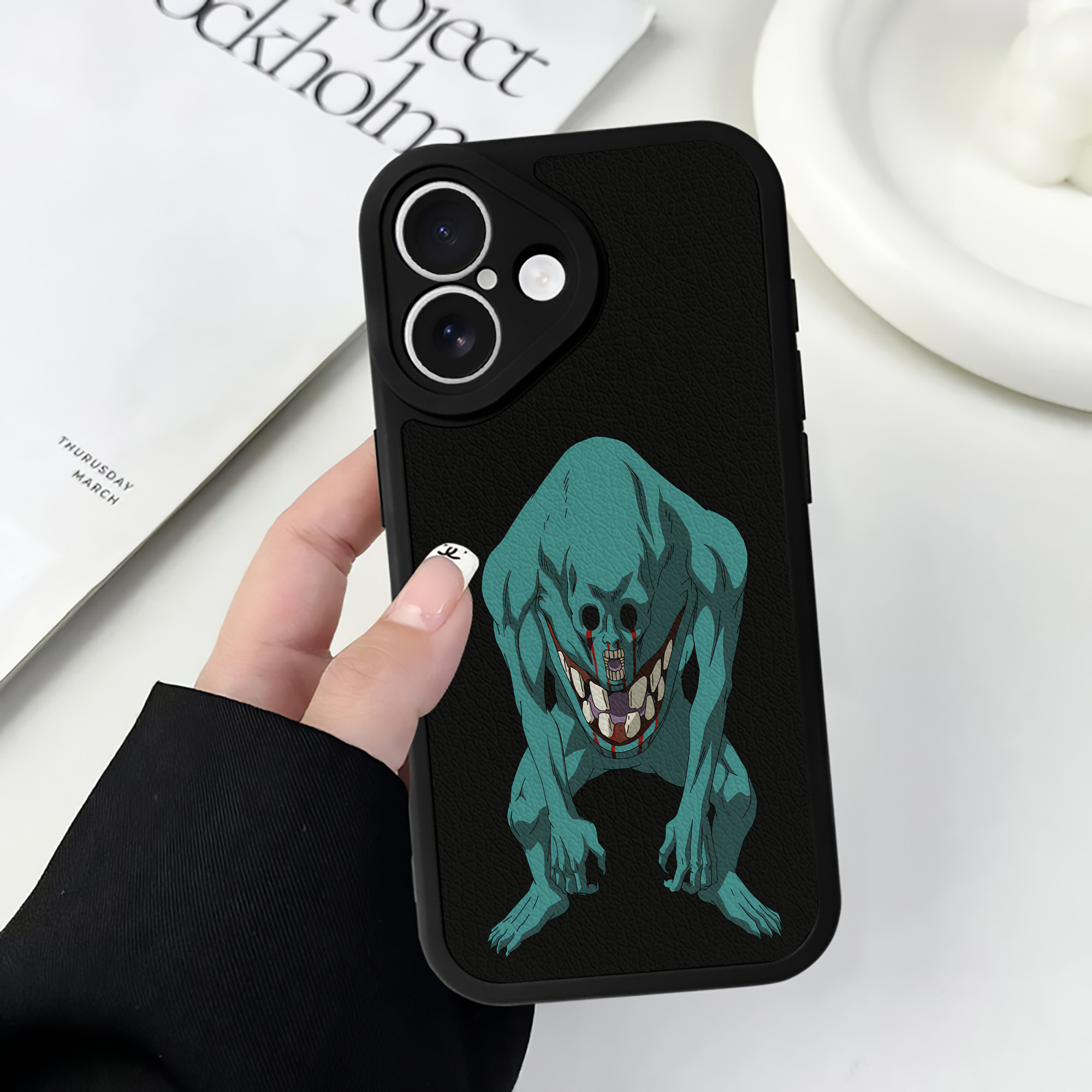 （画像用） 呪術廻戦 Jujutsu Kaisen 【iPhone 16シリーズ対応】シリコンスマホケース（レザー調） 材質：シリコン